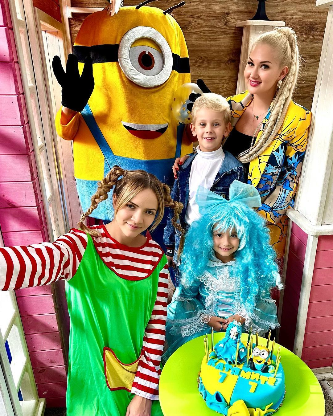Катерина Бужинська відсвяткувала з чоловіком в Болгарії день народження дітей Катерина Бужинська відсвяткувала з чоловіком в Болгарії день народження дітей