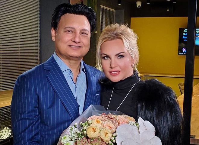 Камалія з колишнім чоловіком мільярдером Захуром Мохаммадом поїхала на курорт Камалія з колишнім чоловіком мільярдером Захуром Мохаммадом поїхала на курорт
