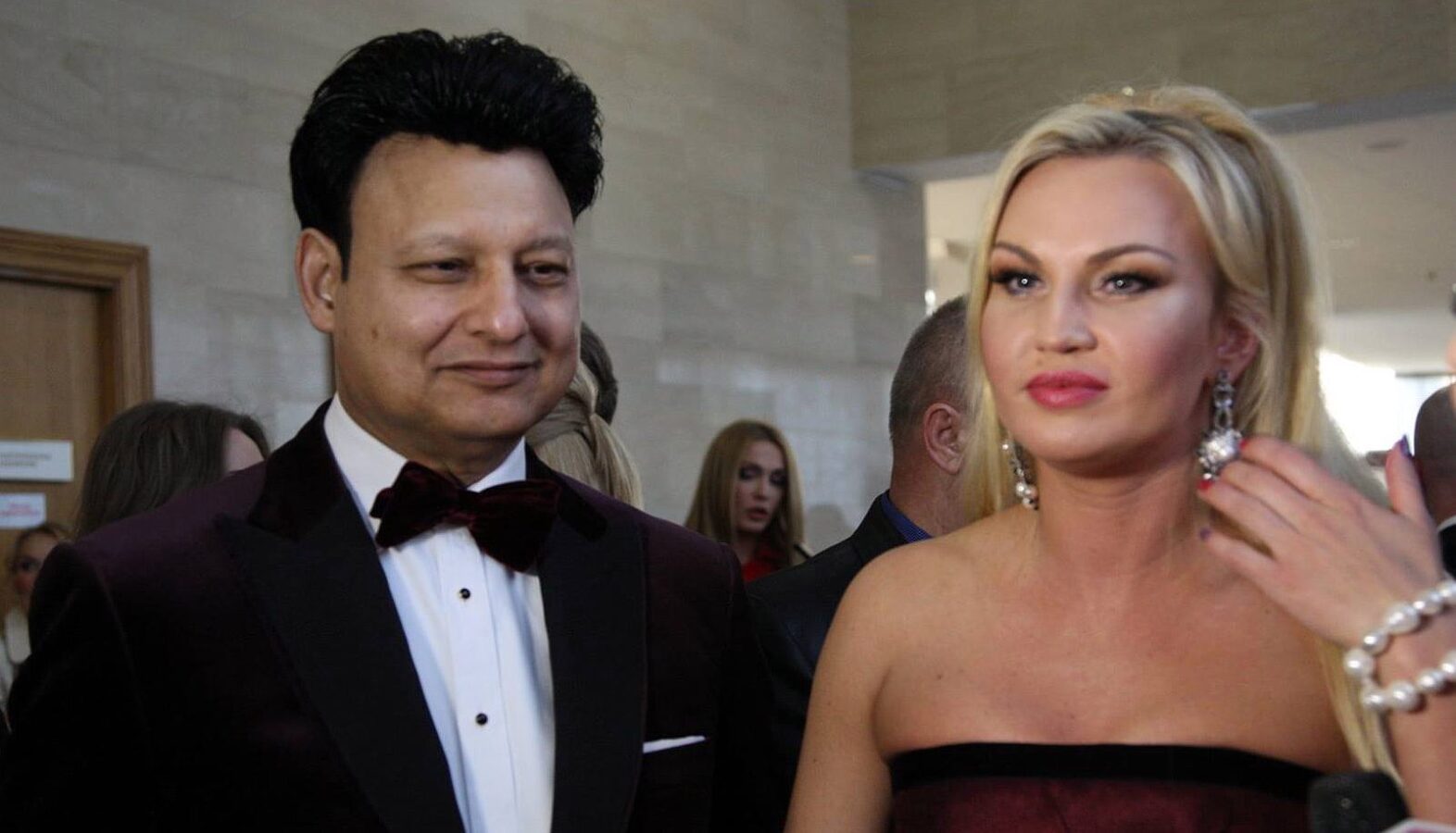 Мільярдер Мохаммад Захур прокоментував фотографії колишньої дружини Камалії з синцями на обличчі Мільярдер Мохаммад Захур прокоментував фотографії колишньої дружини Камалії з синцями на обличчі
