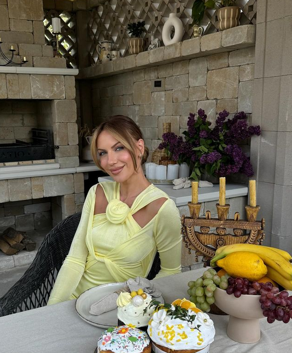 Великодній подарунок Лесі Никитюк батькам: ведуча показала, що побудувала Великодній подарунок Лесі Никитюк батькам: ведуча показала, що побудувала