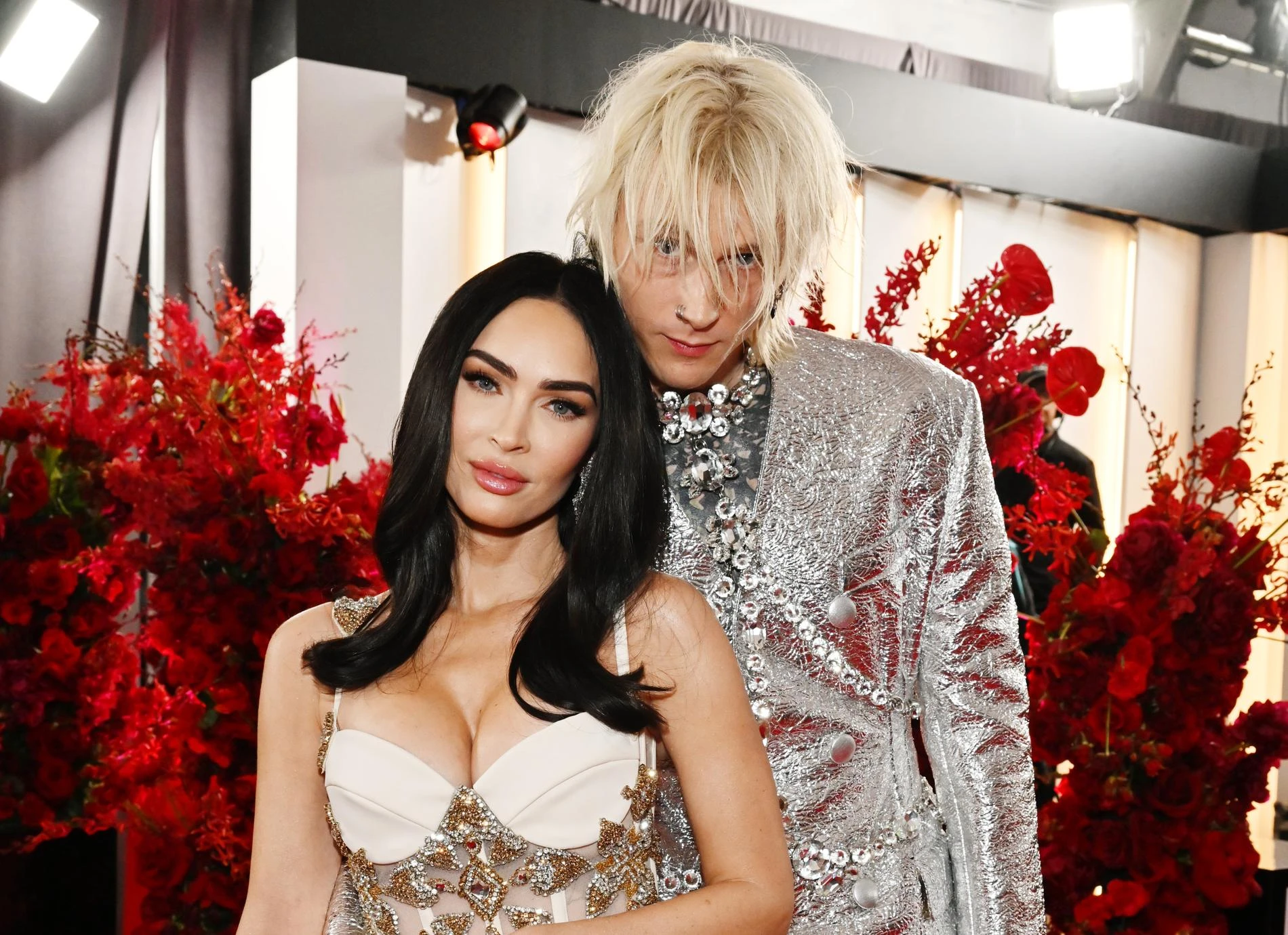 Коханий Меган Фокс Machine Gun Kelly зробив зізнання про свою залежність Коханий Меган Фокс Machine Gun Kelly зробив зізнання про свою залежність